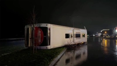 Samsun'da yolcu otob&uuml;s&uuml; devrildi, 6 kişi yaralandı