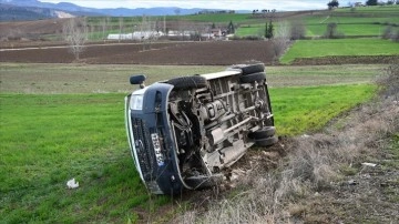Samsun'da öğrenci servisi devrildi, 20 kişi hafif yaralandı