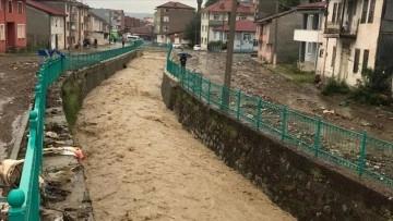 Samsun'da sel dolayısıyla bazı vatandaşlar evlerinden tahliye edildi