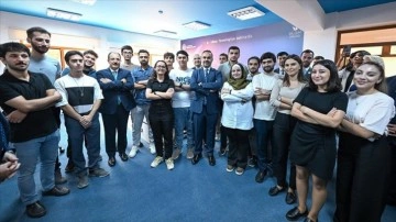 Sanayi ve Teknoloji Bakanı Kacır, Bilişim Vadisi Bakü'yü ziyaret etti