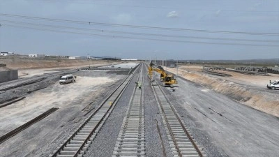 Sanayicinin ihracatını kolaylaştıracak demir yolu lojistik merkezinin y&uuml;zde 70'i tamamlandı