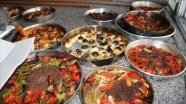 Şanlıurfa&#039;da iftar yemekleri taş fırınlarda lezzetleniyor