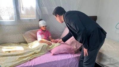 Şanlıurfa'da sahipsiz k&ouml;peklerin saldırısına uğrayan 8 yaşındaki &ccedil;ocuk yaralandı