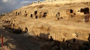 Şanlıurfa'nın 2 bin yıllık kaya mezarları turizme açılacak