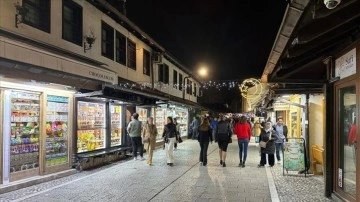 Saraybosna'da Ramazan ayı 'ay yıldız' ışıkları altında yaşanıyor