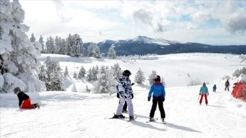 Sarıkamış Kayak Merkezi'nde yarıyıl tatili yoğunluğu