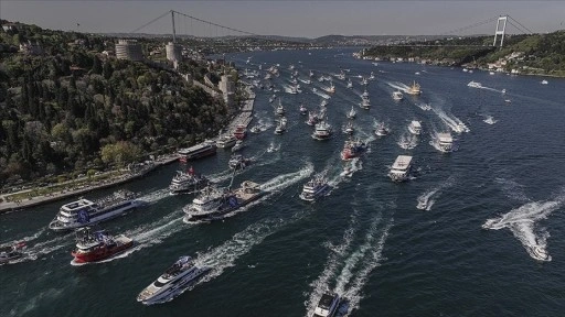 Sarıyerli taraftarlar, takımlarının şampiyonluğunu kutladı