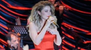 Şarkıcı Sıla'yı rahatsız eden hayranına hapis cezası