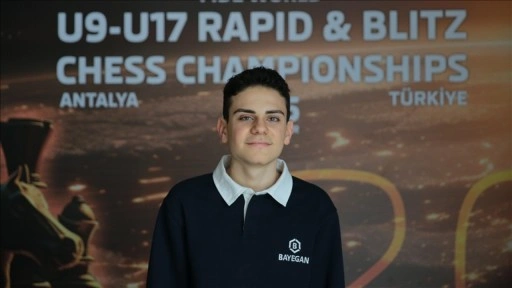 Satrancın 17 yaşındaki b&uuml;y&uuml;kustası Ediz'in "basamaklandırma" y&ouml;ntemi