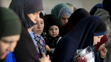 Savaşın göçe zorladığı kadınlar, çocuklarına hem annelik hem babalık yapıyor