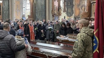 Savaşta ölen 2 Ukrayna askeri için Lviv’de cenaze töreni düzenlendi
