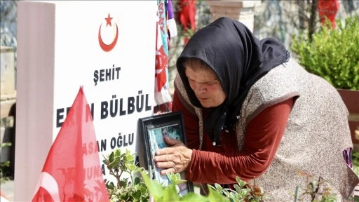 Şehit Eren Bülbül'ün annesi: Evlat kokusuna doyamadım