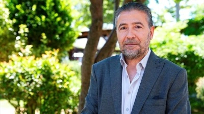 Şehit eşine verdiği s&ouml;z&uuml; tutarak &ccedil;ocuklarını okutmak i&ccedil;in &ccedil;abalıyor