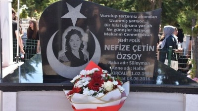 Şehit Nefize &Ccedil;etin &Ouml;zsoy şehadetinin 10. yılında kabri başında anıldı