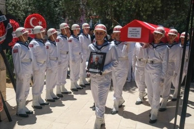 Şehit Piyade Astsubay Kıdemli Baş&ccedil;avuş Şahin'in cenazesi Mersin'de defnedildi