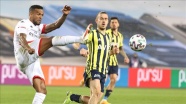 Selahattin Baki&#039;den Antalyaspor maçında VAR incelemesinin 9 saniyede yapılmasına tepki