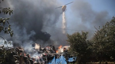 Selanik'te fabrikalara yakın &ccedil;ıkan yangın nedeniyle "b&ouml;lgede vatandaşların dışarı &ccedil;ıkmamas