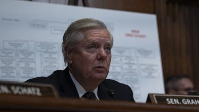 Senat&ouml;r Graham, &ouml;lmeden &ouml;nce g&ouml;ğ&uuml;s ağrısı nedeniyle bir &ccedil;alışanından 911'i aramasını istemiş