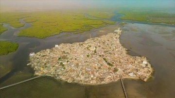 Senegal'deki deniz kabuğu adası ziyaretçilerini zamanda yolculuğa çıkarıyor
