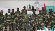 Senegalli askerlerin Türkçe diploma sevinci