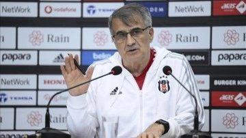 Şenol Güneş, takım olamamaktan şikayetçi