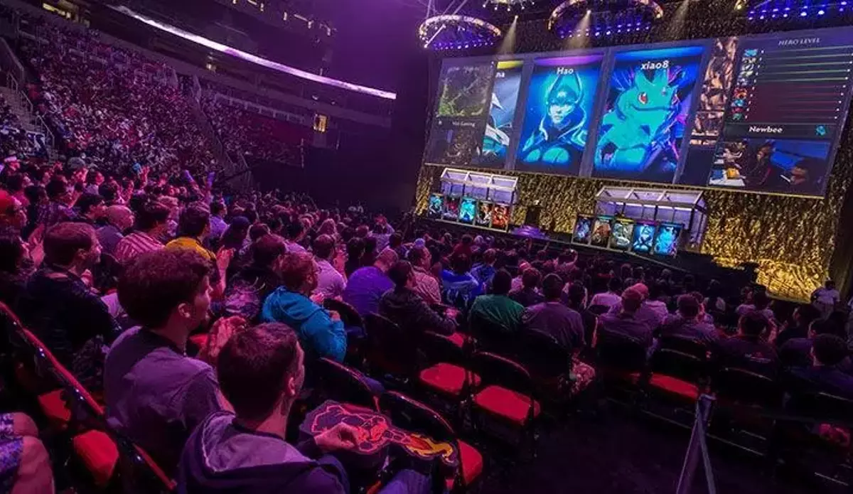 Seviye atlamak: eSpor'un belirsizlikten k&uuml;resel fenomene olağan&uuml;st&uuml; yolculuğu