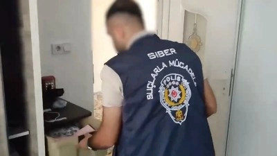 Siber su&ccedil;larla m&uuml;cadeleye ilişkin 15 ildeki operasyonlarda yakalanan 93 kişi tutuklandı