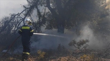 Sıcaklıkların arttığı Yunanistan'da yangınlar baş gösterdi