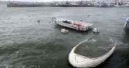 Şiddetli lodos Silivri'de balıkçı kayığını batırdı