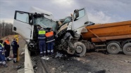 Şile'de hafriyat kamyonu ile tanker çarpıştı: 2 yaralı