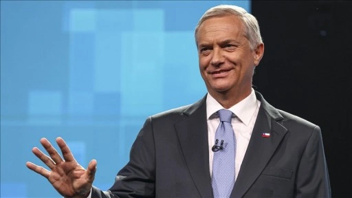 Şili'de devlet başkanı seçimini 16 puan farkla aşırı sağın adayı kazandı