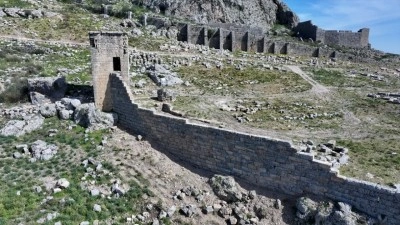Sillyon'un B&uuml;y&uuml;k İskender'e ge&ccedil;it vermeyen surları ayağa kaldırıldı