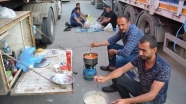 Silopi&#039;de tır şoförlerinin iftar telaşı