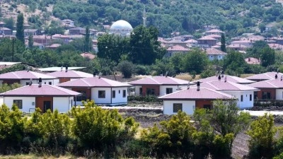Sındırgı'daki deprem konutlarının inşası tamamlanıyor