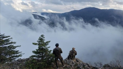 Sinop'ta Çatak Kanyonu Tabiat Parkı sisler arasında dronla görüntülendi
