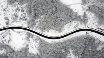 Sinop'ta 1600 rakımlı Çangal Dağı'ndaki kar manzarası havadan görüntülendi