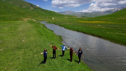 Şırnak'ta 2 bin 625 rakımlı Faraşin Yaylası doğaseverlerin rotası oldu