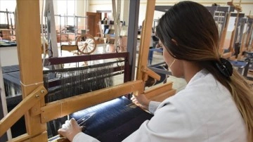 Şırnak'ta üretilen şal şapik kumaşı yurt dışından da talep görüyor