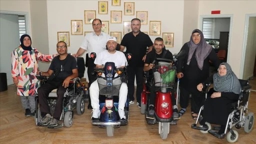 Sivas'ta bedensel engelliler 'ebru kursu' ile hayata tutunuyor