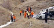 Sivas'ta hafif ticari araç şarampole devrildi: 1 ölü, 6 yaralı