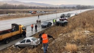 Sivas'ta zincirleme kazada 10 araç hasar gördü