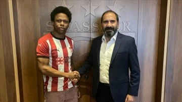 Sivasspor, Kamerunlu kanat oyuncusu Clinton N'Jie'yi transfer etti