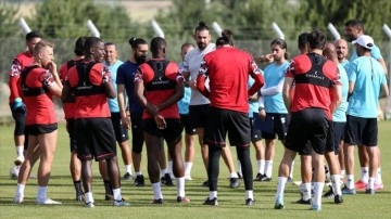 Sivasspor Teknik Direktörü Servet Çetin: Önceliğimiz eksik mevkilere transfer
