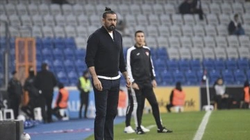 Sivasspor'da teknik direktör Servet Çetin ile yollar ayrıldı
