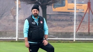 Sivasspor'un yeni teknik direktörü Bülent Uygun, galibiyetle başlamak istiyor
