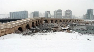 Sivas'ta kar nedeniyle 48 köy yolu ulaşıma kapandı