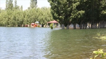 Sivas'ta Kılıçkaya Barajı doldu, piknik alanı ve sosyal tesisleri su bastı