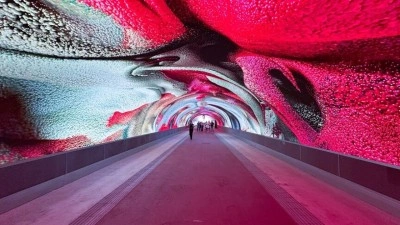 Slovenya'da bir d&ouml;nem trafiğe a&ccedil;ık olan t&uuml;nelde dijital sergi a&ccedil;ıldı