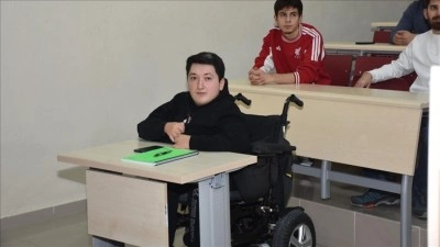 SMA hastası Berk hayalini kurduğu meslek i&ccedil;in &uuml;niversite sıralarında