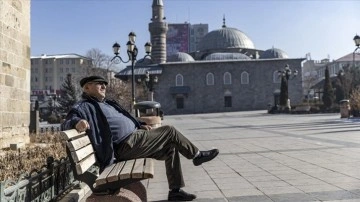 Soğuğu türkülere konu olan Erzurum'da bahardan kalma günler yaşanıyor